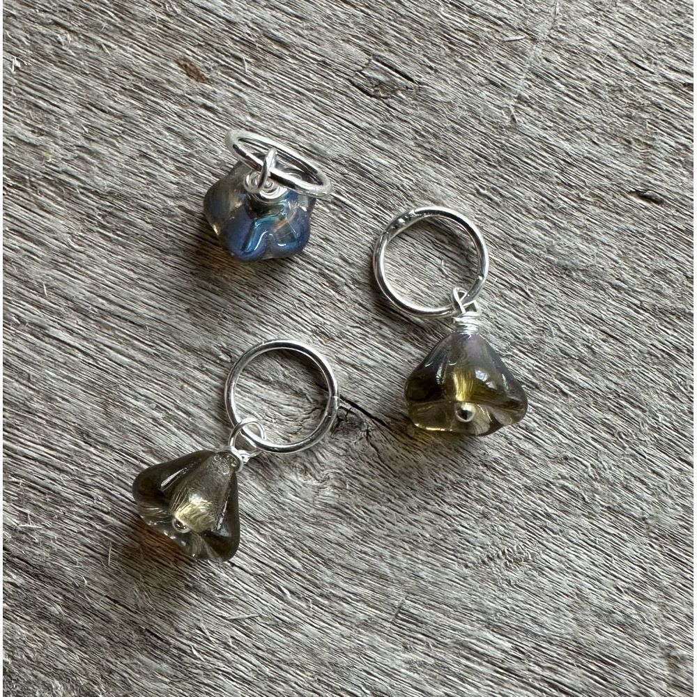 Glass Flower - Gray Crystal