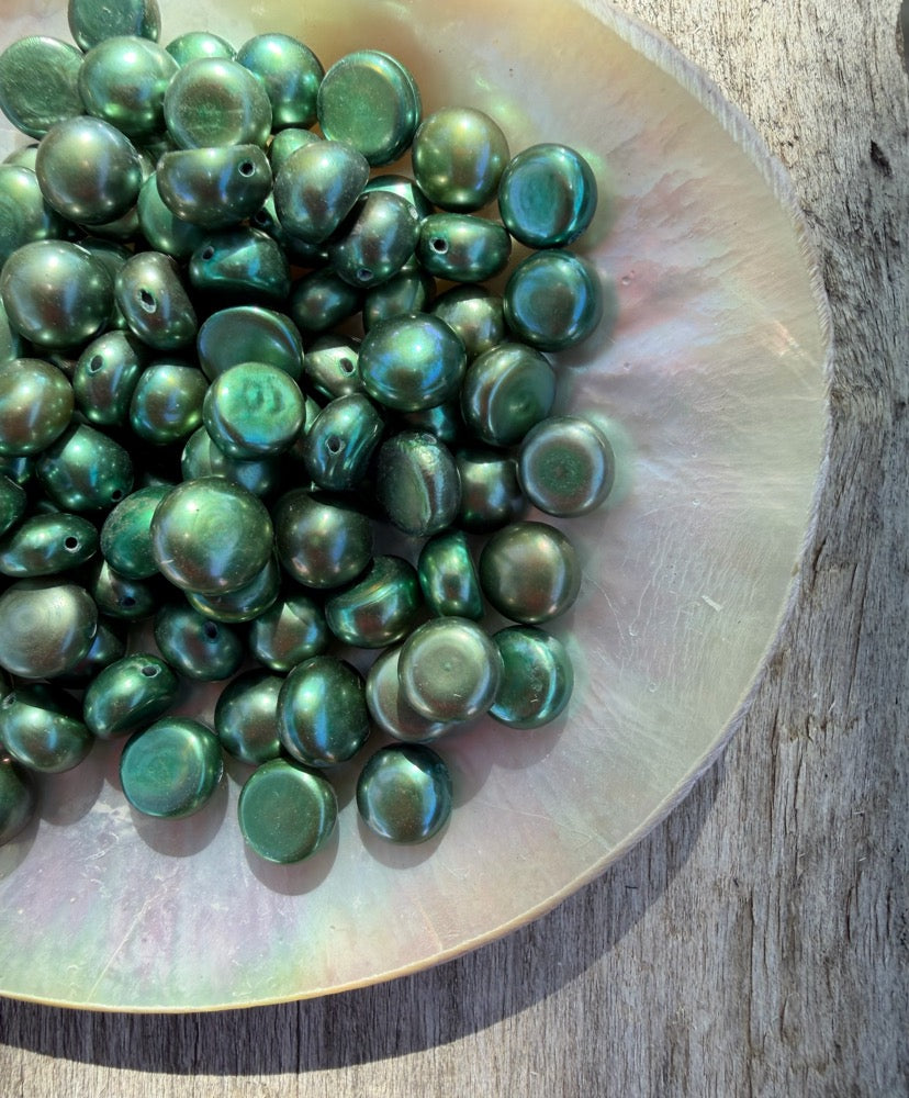 Freshwater Pearls - Emerald Green Button