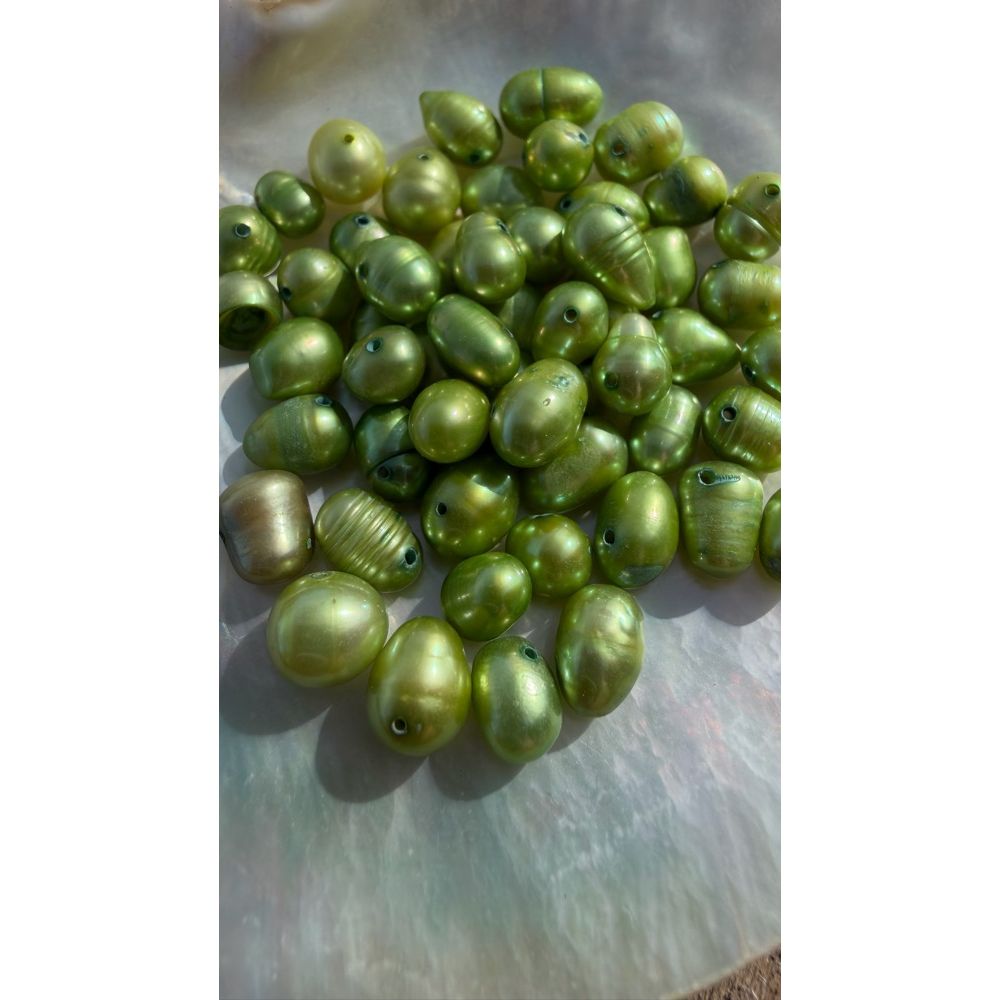 Freshwater Pearls - Pea Shoot
