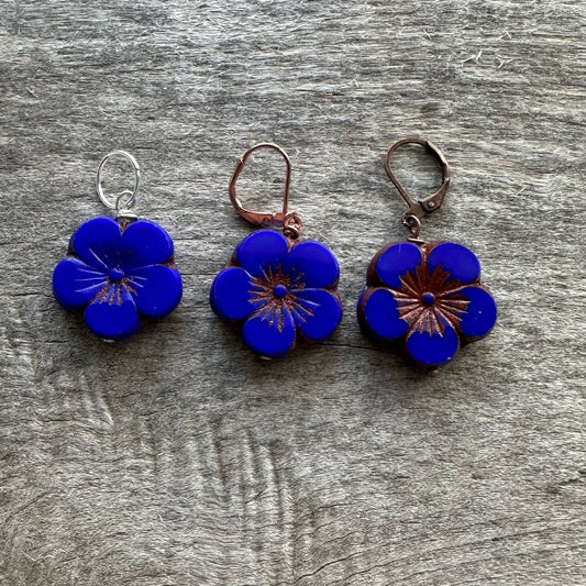 Cut Glass Blossom - Large Cobalt