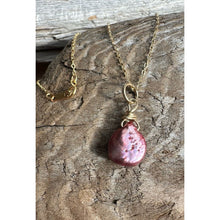Load image into Gallery viewer, Gold filled Rose Pearl Necklace
