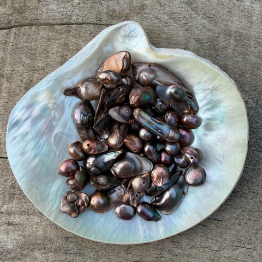 Freshwater Pearls - Red Cedar Baroque