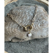 Load image into Gallery viewer, Gold Clasp Necklace
