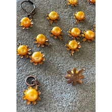 Load image into Gallery viewer, Antique Copper &amp; Pearl Sunflower
