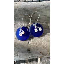 Load image into Gallery viewer, Sea Glass Disks with Pearl Earrings - Cobalt
