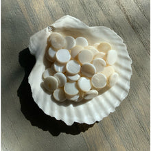 Load image into Gallery viewer, Mother of Pearl - Vanilla Bean Cream
